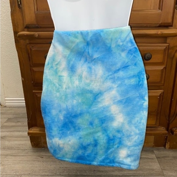 Ruched cover up mini skirt - Picture 2 of 7